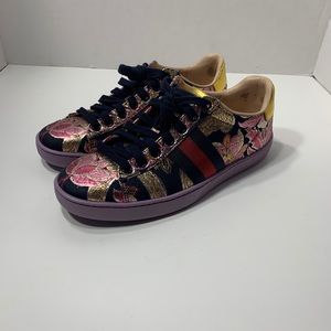 Women Gucci Aces size 37/ US 7